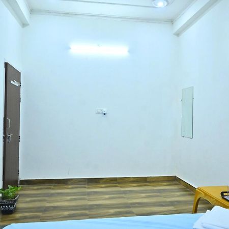 Pitambara Dham Hotel Vrindávan Kültér fotó