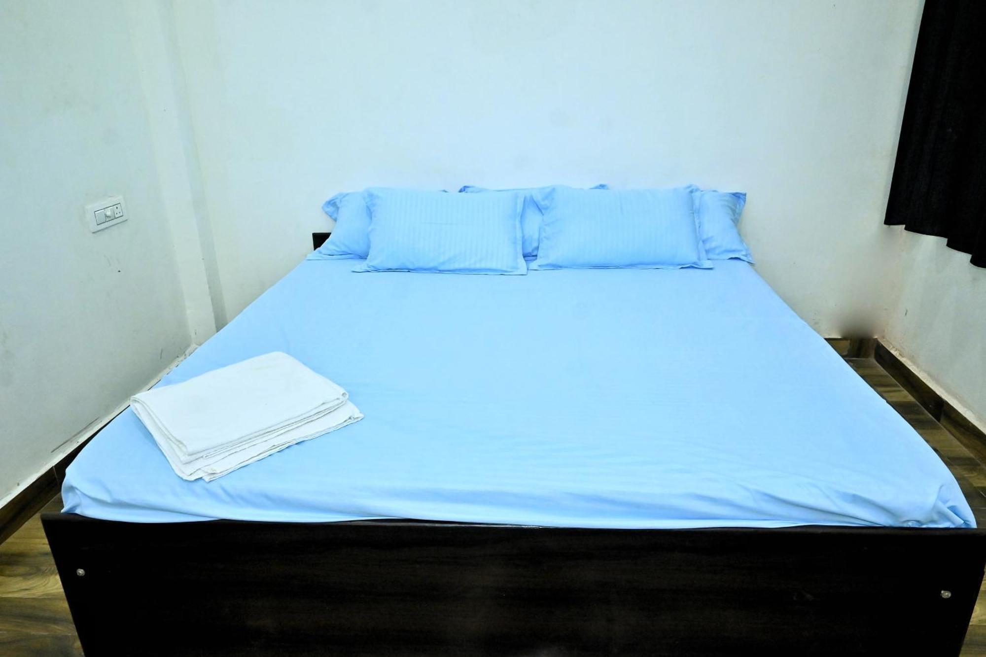 Pitambara Dham Hotel Vrindávan Kültér fotó