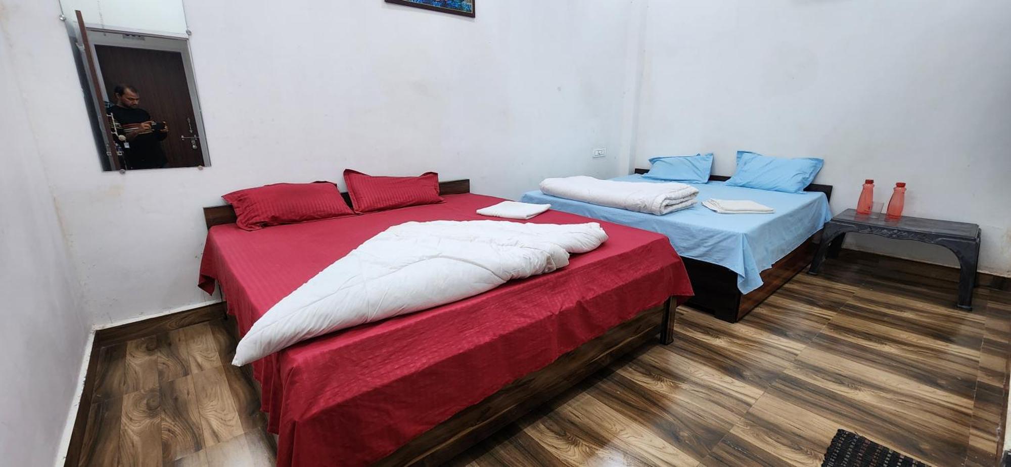 Pitambara Dham Hotel Vrindávan Kültér fotó